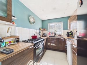Kitchen- click for photo gallery